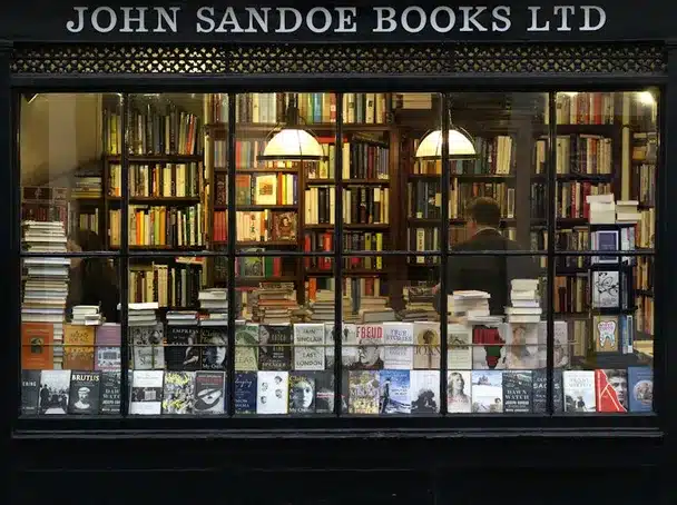 Biografía de John A. McCune