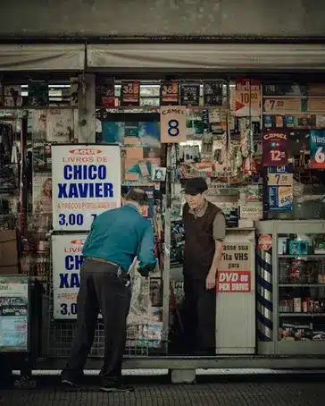 Crítica a las Comerciantes y Vendedores
