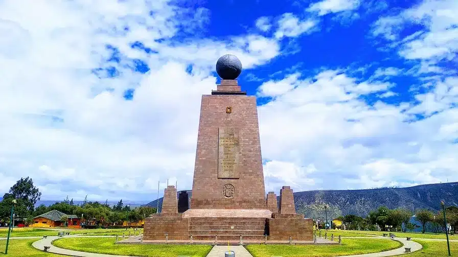 Alejar falsedad y mentira