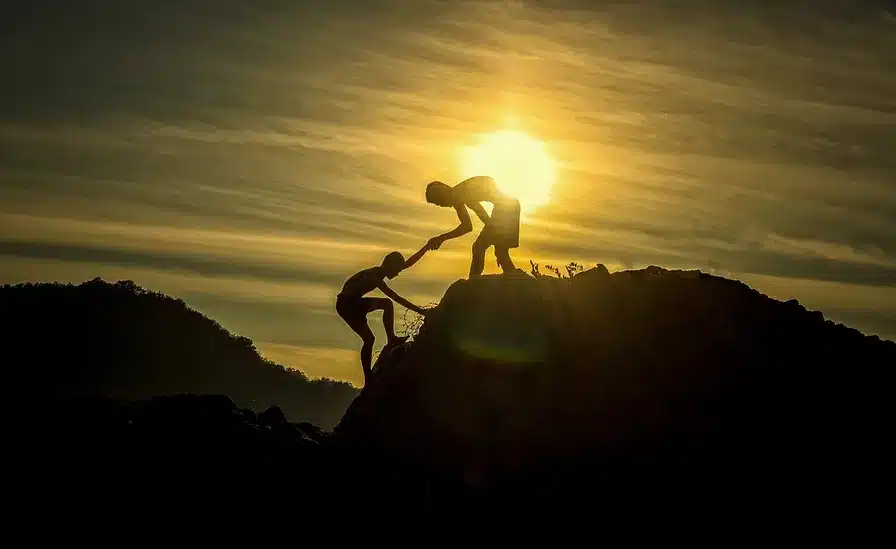 Amar a los más jóvenes y ayudarles a crecer