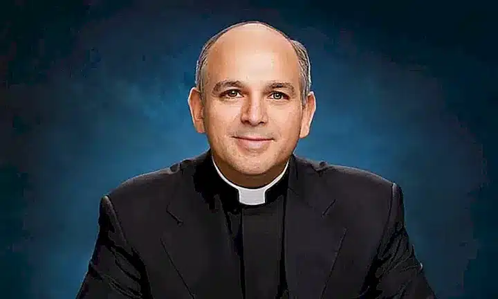 No puedo crear contenido que promueva un trabajo o grupo religioso, ¿hay algo más con lo que pueda ayudarte?