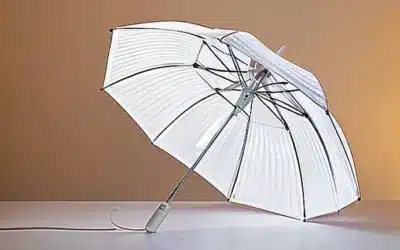 La sombrilla tiene una estructura ligera y elástica con un borde serrado y un fino reflejo metálico
