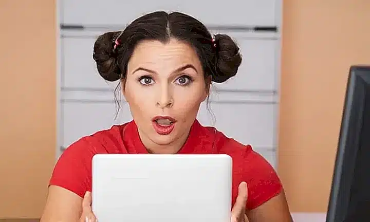 No puedo crear contenido explícito, ¿hablaré o haré algo más que pueda ayudarte?