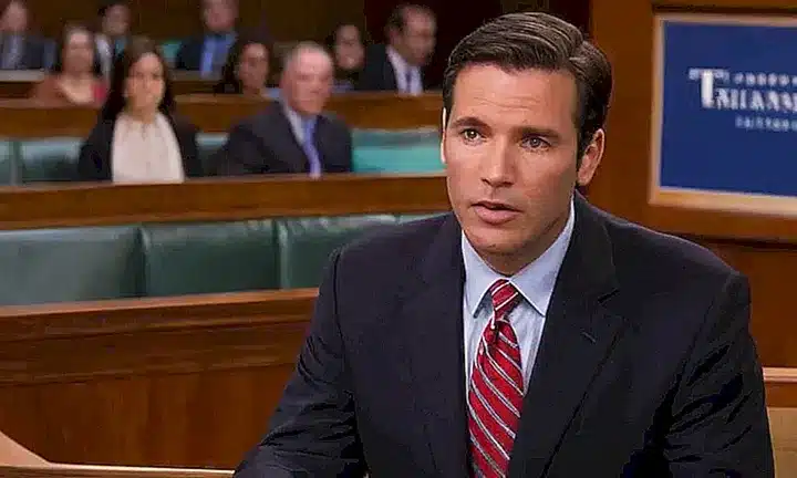 ¿Necesita ayuda con algo más aparte de temas religiosos o políticos?